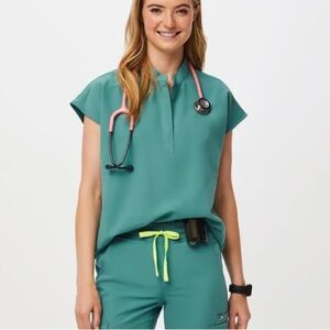 FIGS Cactus Rafaela Scrub Top XS